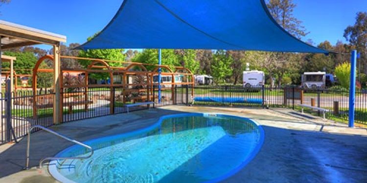 Yea Riverside Caravan Park swimming pool